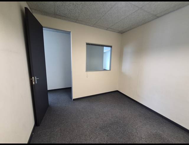 348M² OFFICE TO LET IN BRUMA
